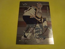 2001 02  BE A PLAYER SIGNATURE SERIES  #93 Mike Dunham Autograph Nashville