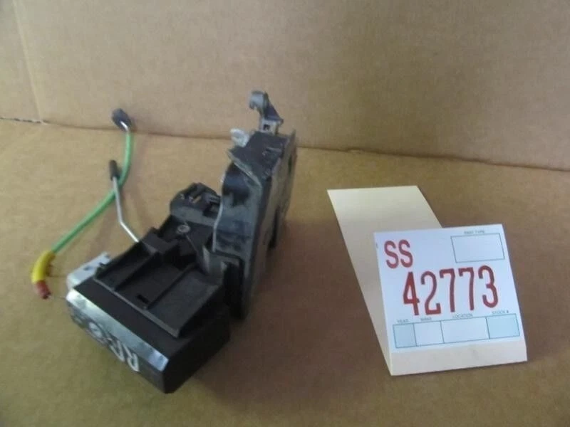 Оригинальная защелка дверного замка 528i 1997 2000 BMW правосторонний задний привод со стороны пассажира - Изображение 1 из 4