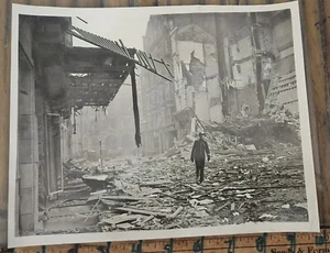 ORIG Associated Press 1941 8x10"  Photo World War II Blitzkrieg London England - Picture 1 of 2