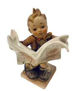 Lefton Últimas Noticias Niño Lectura Periódico Ojos Abiertos Pestañas Inferiores Variante - Imagen 1 de 6