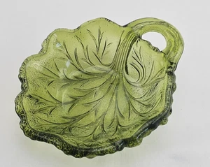 Vintage Indiana Green Glass Leaf-Shaped Relish Dish w/ Handle Candy Nut Bowl 5" - Picture 1 of 15