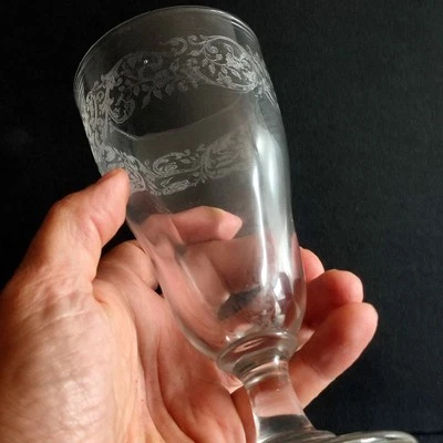 ANCIEN VERRE A ABSINTHE CISELE - Photo 1/4