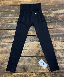 Neu mit Etikett Aybl Damen XS schwarz Balance V2 nahtlose Leggings Yoga Laufen 21" Schrittlänge - Bild 1 von 8