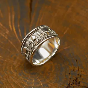 PRECIOSO ANILLO DE PLATA TIBETANA CON ELEFANTES EN EL TODO Y CENEFA EN RELIEVE - Picture 1 of 5