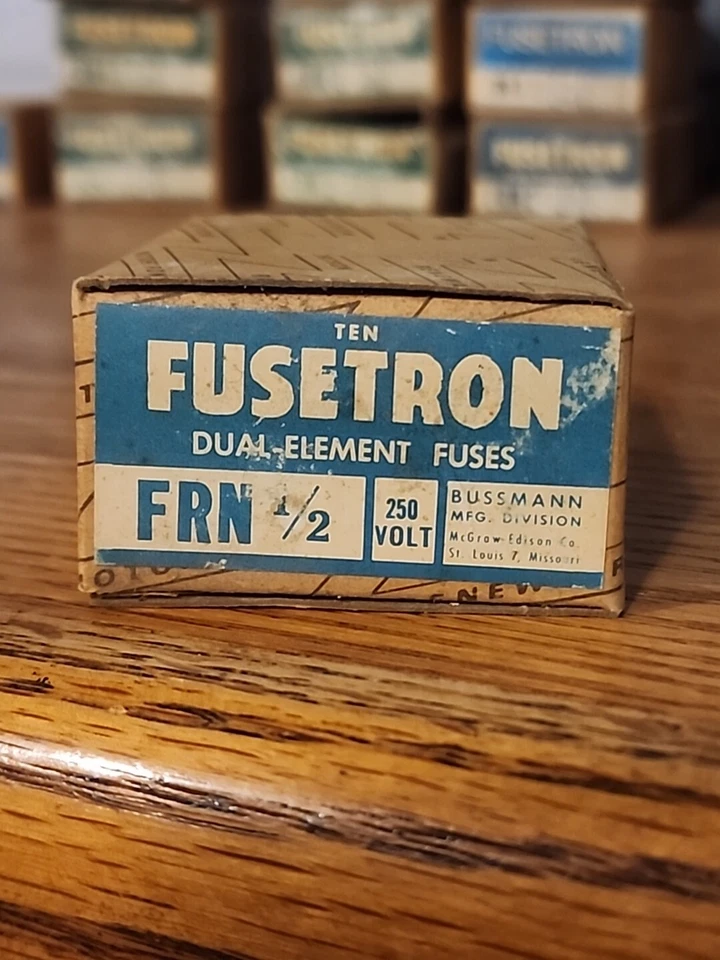 SEALED BOX OF 10 BRAND NEW COOPER BUSSMANN FUSETRON FRN-1/2  - Image 1 of 2