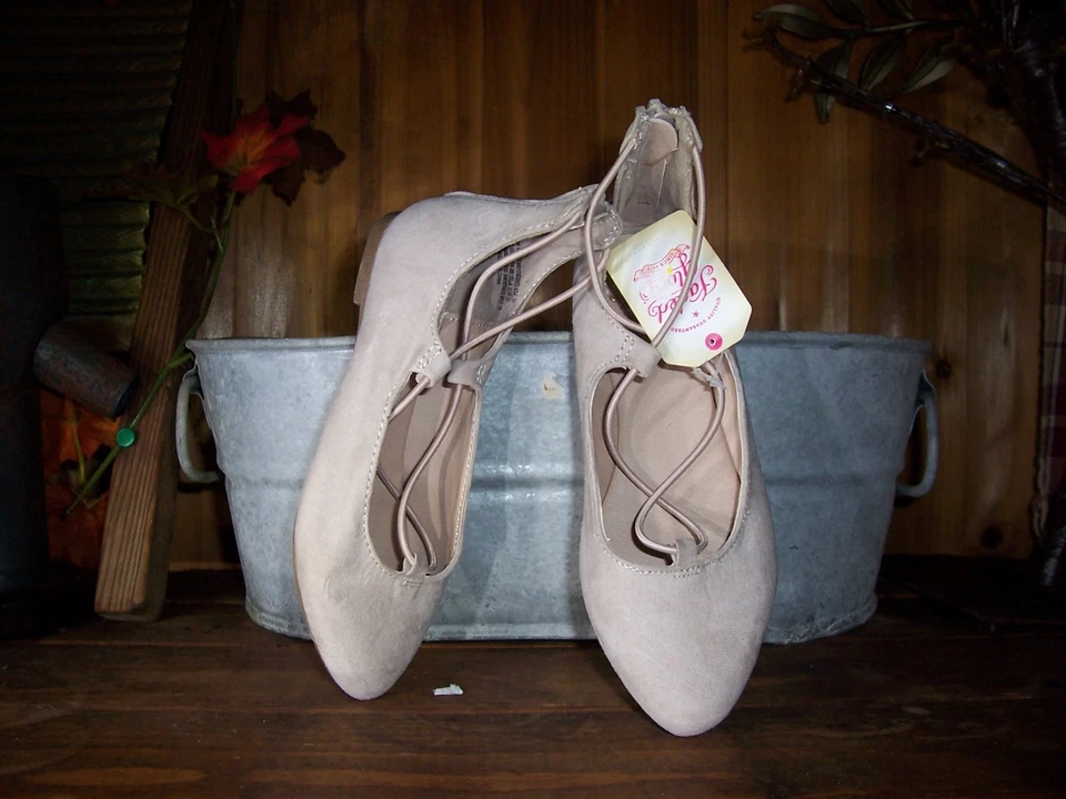 FADED GLORY GIRLS CASUAL DRESS SHOES SIZE 13 COLOR TAN ZIPPER HEEL FORMAL NEW - Image 1 of 1