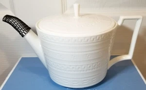 Wedgwood Intaglio Teapot with tag #5C104005110 - Picture 1 of 9