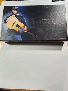GARTH BROOKS:-Blame It All On My Roots- (8-Disc Box Set, 6 CDs -Like New B2 - Foto 1 di 4