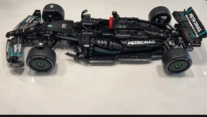 Official LEGO Wheels Pirelli Yellow Medium Tyres,Matches W14 And McLaren, 42171 - Picture 1 of 2