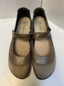 Sz 40/9 Naot Taupe Leather Mary Jane Flats Shoes RRP$199.95 - Picture 1 of 7