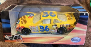 Hot Wheels Racing 1:24 Scale M&M's #36 Ken Schrader Pontiac NASCAR 2002 New - Picture 1 of 7