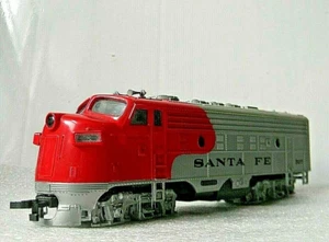 Bachmann EMD F9 Freight Diesel Locomotive ~ SANTA FE ~ Rd# 307 - GRAY - HO - Picture 1 of 6