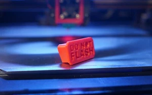 "DO NOT FLASH" OBD2 Port Cover - DEALER WARNING - TUNESAVER - 3DMelty - Imagen 1 de 3