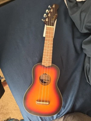 Ukelele Fender Venice 2ts Soprano Califonia Coast Sunburst Foto 1 de 4