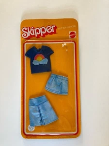 VTG 1975 SKIPPER BARBIE BEST BUY SHIRT- SHORTS- SKIRT 9706 OUTFIT MOC- NIB - Picture 1 of 3