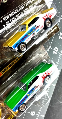 Johnny Lightning DOS 1971 Dragsters Limited dos versiones dorado y verde 1:64 KK Foto 1 de 3