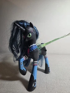 My Little Pony 2013 QUEEN CHRYSALIS Illuminato Figura Parlante Giocattolo Ritirato Testato - Foto 1 di 10