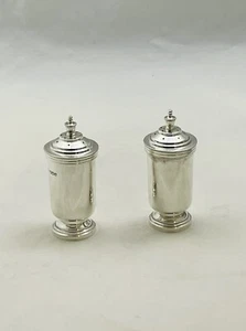 VINTAGE ENGLISH STERLING SILVER SHEFFIELD 1909 WALKER & HALL SALT/PEPPER SHAKERS - Picture 1 of 8