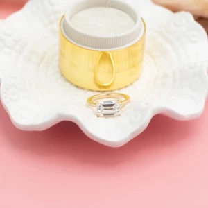 1.25 Ct Emerald Cut IGI Certified Lab Created Diamond Solid Ring 18k Yellow Gold - Picture 1 of 8