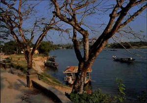 VIETNAM Postkarte Việt Nam Postcard Region HUE Plealant River color Asien Asia - Picture 1 of 2