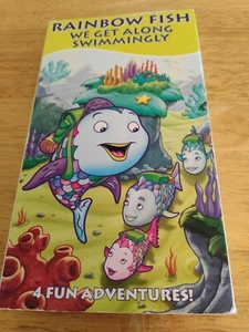 Rainbow Fish: We Get Along Swimmingly (VHS, 2001) - Imagen 1 de 3