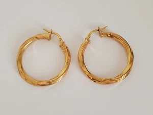 Dolce Vida Italy 18K Gold Plated Twist Design Hoop Earrings 1 1/8" Diameter - Bild 1 von 8