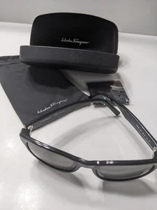 Authentic Salvatore Ferragamo 959S 001 Blk Plastic Square Sunglasses W/Case - Picture 1 of 13