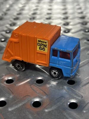 MATCHBOX SUPERFAST #36 REFUSE GARBAGE TRUCK, BLUE & ORANGE, MINT - Image 1 of 4