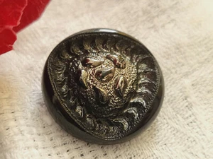 Bouton vintage en verre noir argenté à pied cœur texturé 2,2 cm D9D - Picture 1 of 3