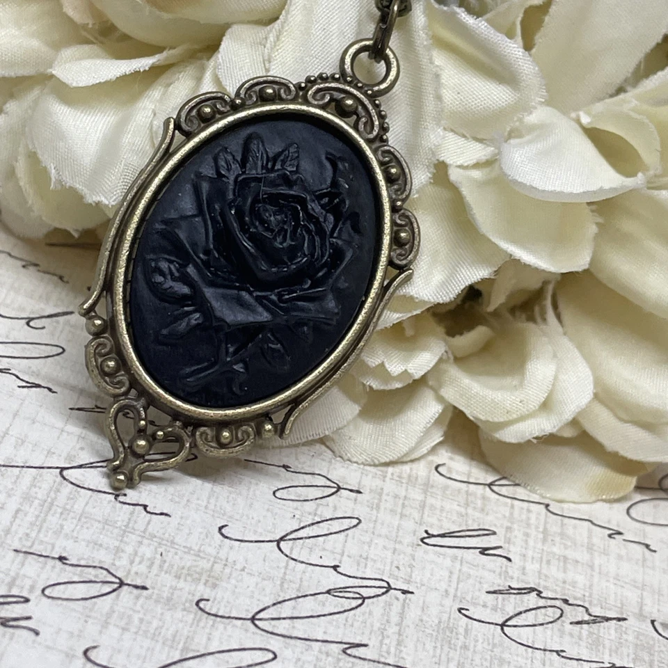 Halloween Gótico Vikingo Regalo Cumpleaños Bronce Collar Rosa Negra Camafeo Joyería Foto 1 de 1