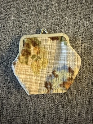 复古花卉丝绒吻锁硬币钱包带面料衬里 — 第 1/4 张图片