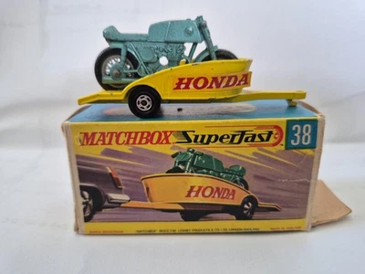 MATCHBOX SUPERFAST HONDA MOTORCYCLE AND TRAILER MB38 BLUE IN ORIGINAL BOX RARE - Image 1 of 4