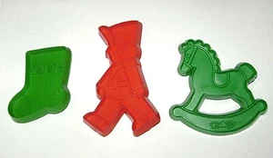 3 cortadores de galletas de Navidad de plástico flexible detallados - Imagen 1 de 2