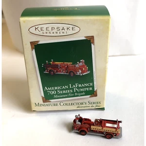 2005 Hallmark Ornament MINIATURE - American LaFrance 700 Series Pumper Christmas - Picture 1 of 12