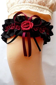  Braut Strumpfband XXL bis 80 cm schwarz bordeaux dunkel-rot mit Rose aus Satin - Bild 1 von 2
