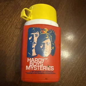 1977 Hardy Boys Mysteries Thermos * Vintage * - Picture 1 of 5