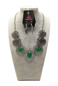 Forever and Everglade Green Necklace - NIP Paparazzi - Picture 1 of 4