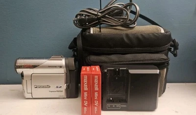 Panasonic Palmcorder Mini DV Progressive PhotoShot Camcorder PV-DC252D w/ acces. - Image 1 of 4