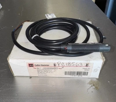 New 12100R6513 Cutler Hammer Tubular Sensing Comet Photoelectric Sensor, LO1 - Image 1 of 4