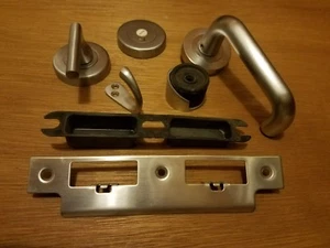  Hochwertige Metalltürmöbel. - Bild 1 von 2