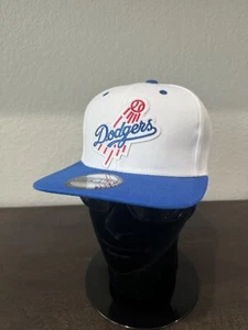 WORLD SERIES CHAMPIONS CHAMPS LOS ANGELES LA DODGERS WHITE BLUE SNAPBACK HAT NEW - Picture 1 of 6