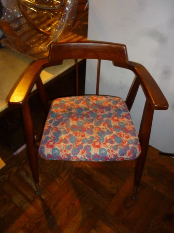 Mid Century Danish? Modern Accent/ Lounge Chair Teak. 29" x 24" x 18" Cover