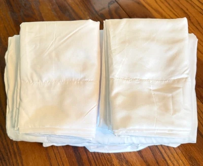 EUC Room Essentials Queen Sheet Set-Fitted & Flat Sheets, 2 Pillowcases. White - Image 1 of 3