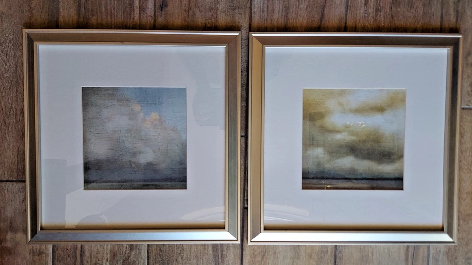 Marco de fotos de arte colgante de pared tono plata cepillado de 16"x16", con tapete con vidrio Foto 1 de 4