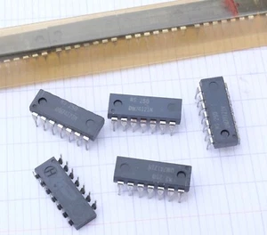 2x National Semiconductor DM74121N Circuit intégré DIP-14. Lot de 2 - Imagen 1 de 3
