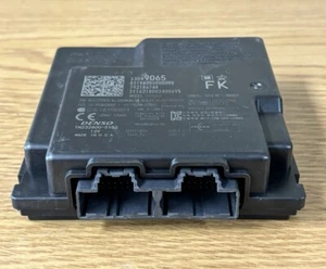 2016-18 GM Genuine OEM 13599065 Keyless Entry Control Module- DENSO - Picture 1 of 14