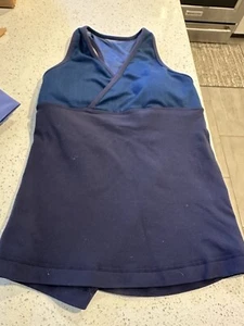 Reggiseno Lululemon Tank taglia 6 blu navy integrato con imbottiture - usato in ottime condizioni - Foto 1 di 6