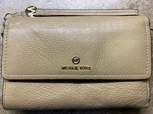 Michael Kors Pebble Leather Cream Large Travel Continental Wallet Wristlet - Picture 1 of 8