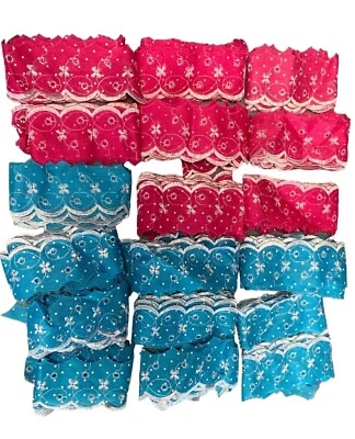 Lote de tela de encaje con ojales bordados florales rosa y azul Foto 1 de 4