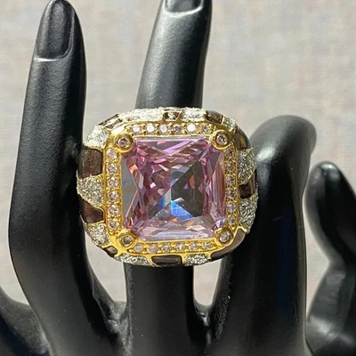 Anillo de hombre llamativo grande cuadrado rosa piedras preciosas tono dorado audaz moda ajustable Foto 1 de 4